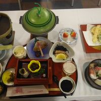 夕食　温物はあさり酒蒸しとそうめん