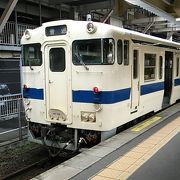 鹿児島中央10時05分発普通列車枕崎行きはキハ１４７系という国鉄製の車両が使用されています
