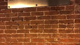 おしゃれで活気のある店内