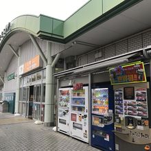 外にも出店があります。