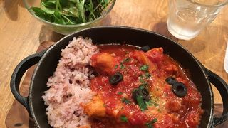 秋葉原駅直結ビル内のオシャレなカフェ