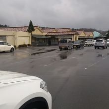 大きくて広い駐車場