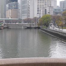 栴檀木橋からの中之島と淀屋橋