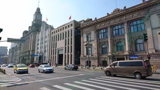 昼も夜もきれいな観光名所。