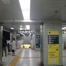 春日駅　大江戸線はこの先です