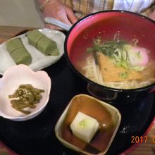葛うどん定食　　1350円　　柿の葉寿司2個付き
