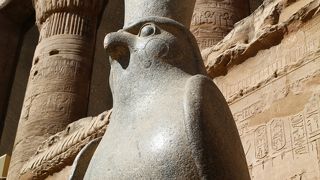 ハヤブサの神殿