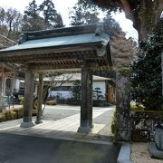 箱根旧街道から元箱根に降りた所にあるお寺です。