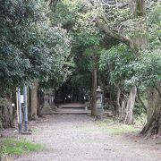 前方後円墳の上に立つ神社