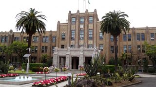 １９３２年からそのまんまの県本庁舎