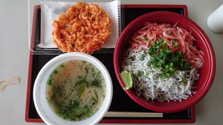 開店前から行列ができます