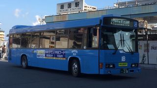 ふつうのバスは青いバス