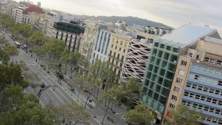 モデル二スモ建築を見ながらそぞろ歩きにお奨め