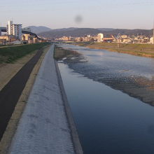 水鶏橋から望む鴨川の景観