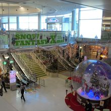 クリスマス仕様のロビー