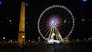 遠くからでも目立つ観覧車