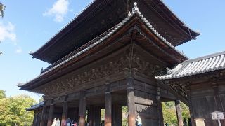 境内に入るだけなら無料