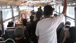 エアコンなしバスに乗車