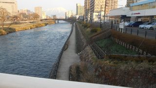 イメージほど川幅が広くなくて岩手山が美しい