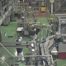 缶詰工程とか瓶詰工程も見られます。