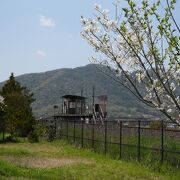 まきびさくら公園の隣の駅