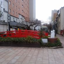 はりまや橋の全景です。