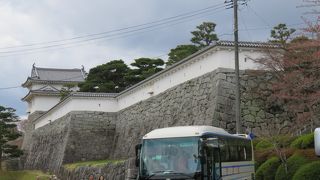 バスツアーで立ち寄る