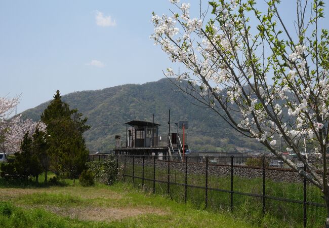 まきびさくら公園の隣の駅