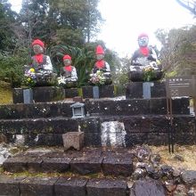 五智如来石像です。