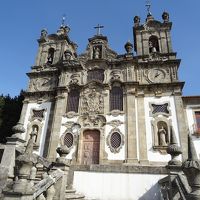 修道院をバックに記念写真をどうぞ