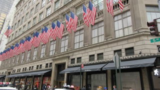 空いていた・・・　ここマンハッタンの5番街店が旗艦店です。