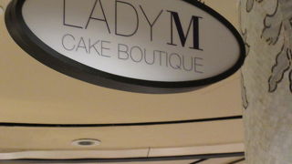 日本よりお高いけど、ホントに美味しいミルクレープの種類が一杯。