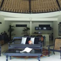 半屋外のリビング