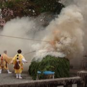 女性行者の大護摩供