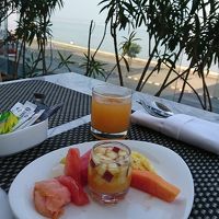 朝食会場のテラス席