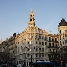 銀行・オフィスの建物