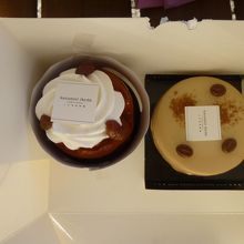 アリババ（左）