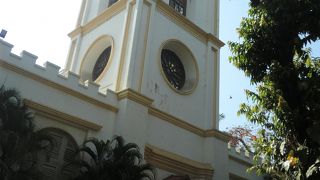 モダンな様子の教会