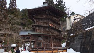 栄螺の形をした不思議な構造のお堂