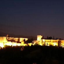 アルバイシンから見た夜の宮殿