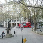 ロンドン観光中に徒歩や路線バスで通りました！