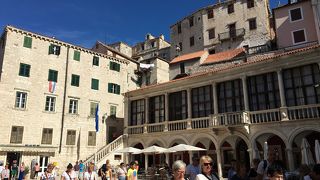 ヤコブ大聖堂前の広場