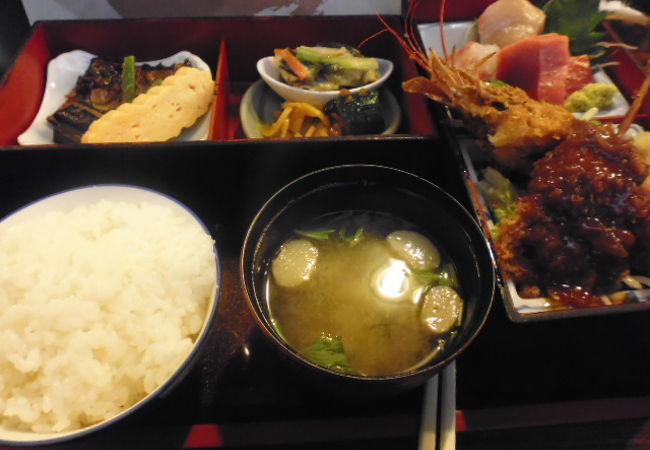 リーズナブルな定食