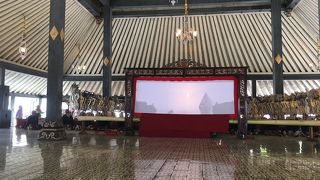 ワヤンクリの上演をしていました