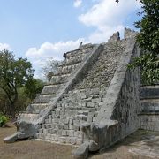 旧チチェンイツァ側のピラミッド