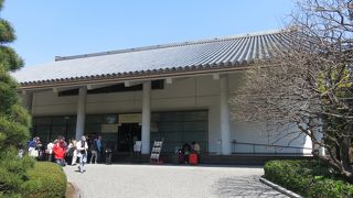 もともと皇室への献呈品を展示