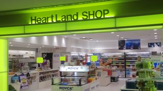 コンビニ＋お土産屋さん