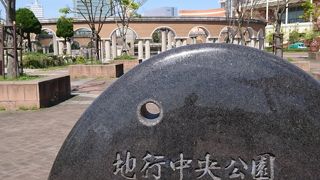 ドームの横にある公園