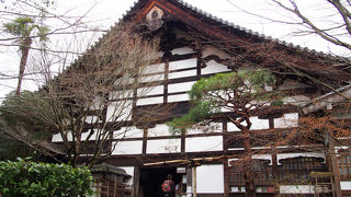 計算つくされた本堂！