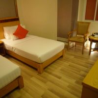 やや狭く感じます